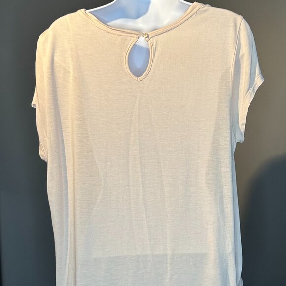 Beautiful cream and black lace shirt for everyday - Picture 2 of 9